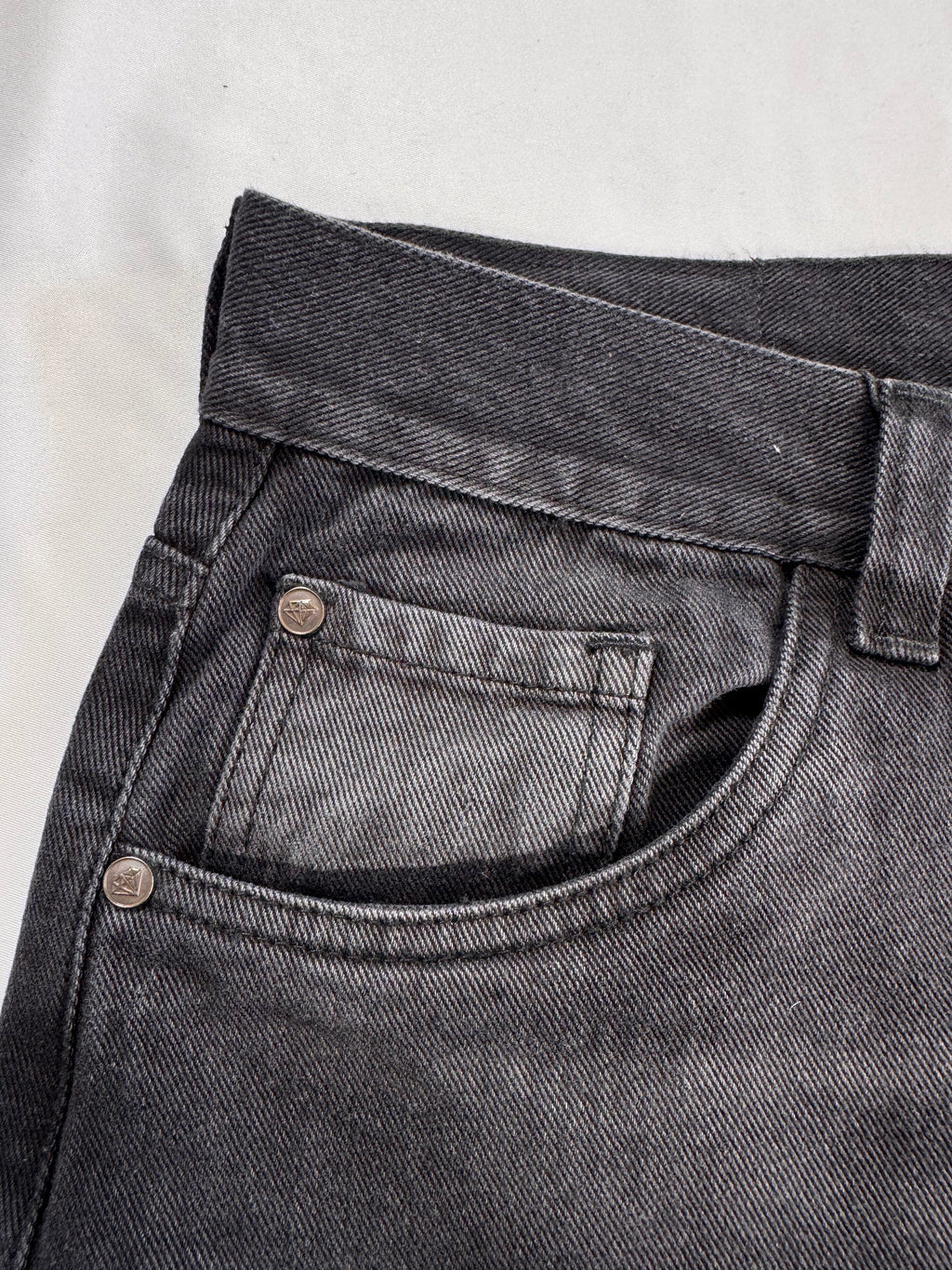 JORTS GRIS OSCURO