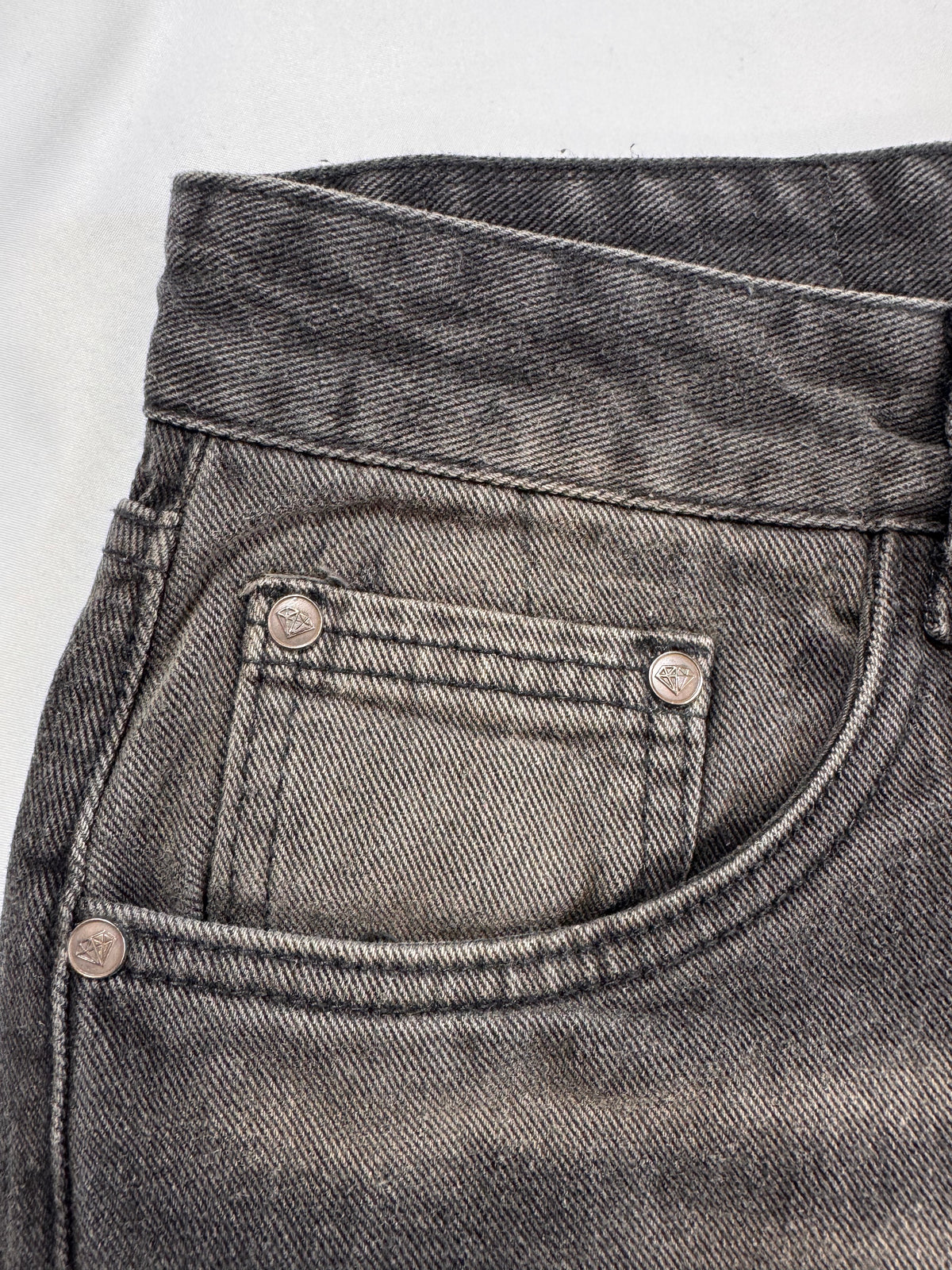 FLARE TITAN / DIRTY GRIS