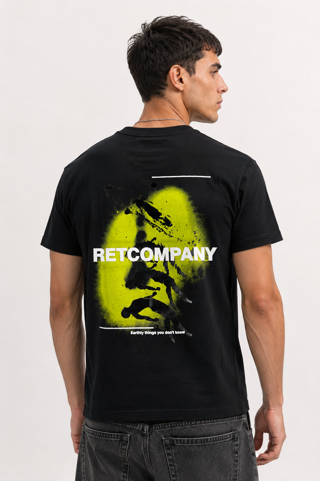 CAMISETA REGULAR NEGRA / RETCOMPANY