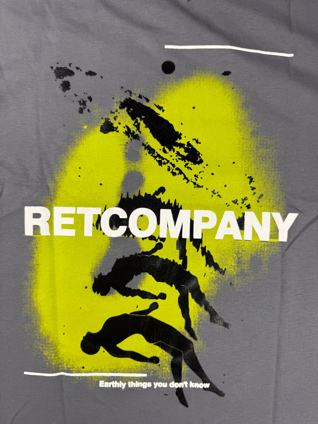 CAMISETA REGULAR GRIS / RETCOMPANY,