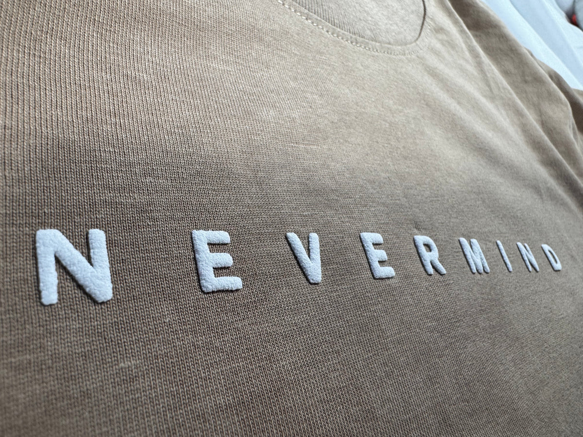 CAMISETA REGULAR NEVERMIND