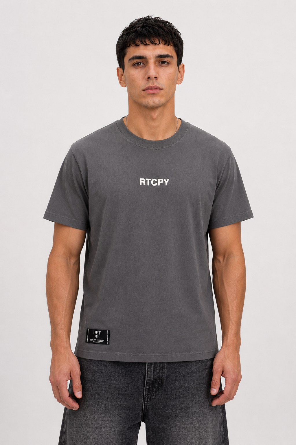 CAMISETA REGULAR GRIS / RETCOMPANY,
