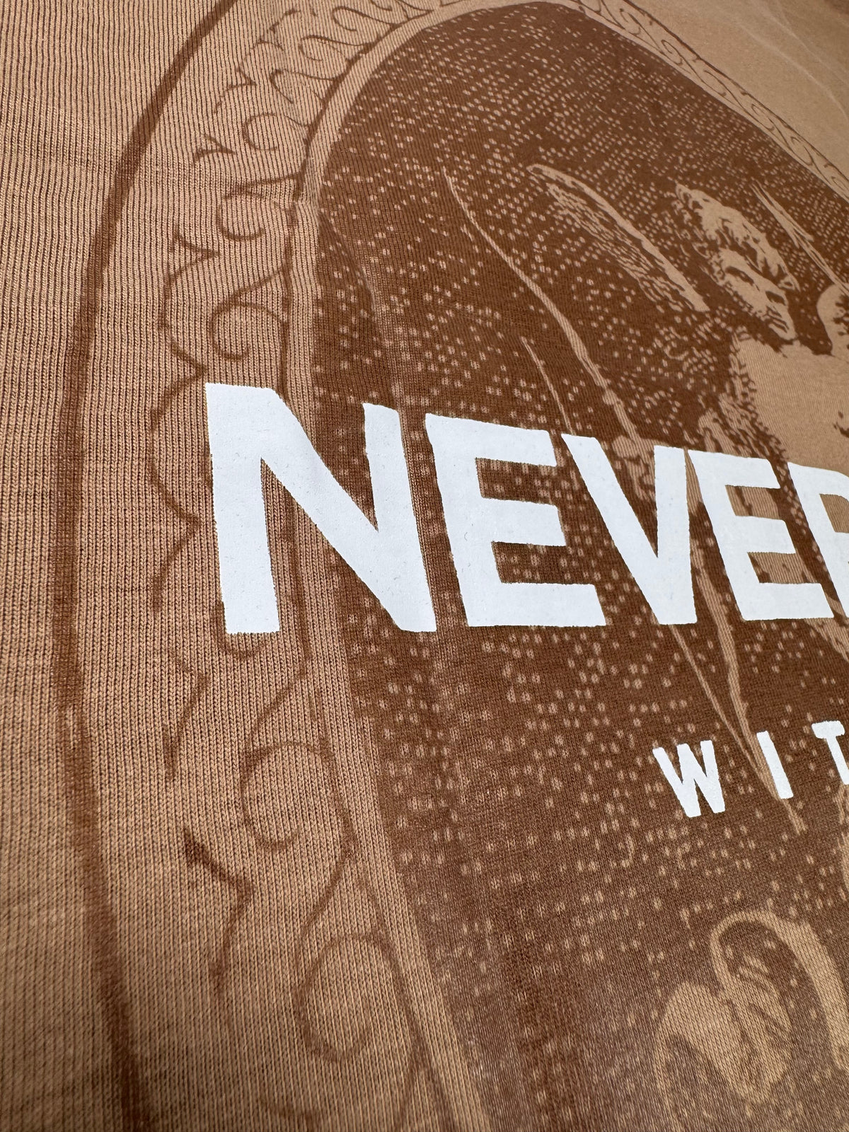 CAMISETA REGULAR NEVERMIND